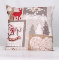 Подушка с оленями 400х400 мм