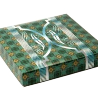 Коробка под футболку "Зелёный узор"